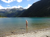 DSC09469 A (2)  verschwitzt steigen wir in den kühlen Lago di Ceresole